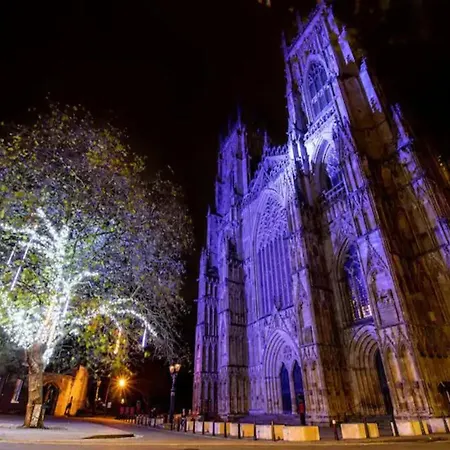 Pass The Keys Townhouse With Free Parking Holiday home York