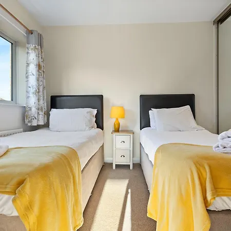Pass The Keys Townhouse With Free Parking Holiday home