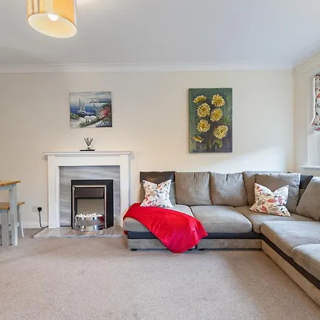 Pass The Keys 8 Fewster Way Cosy Townhouse With Free Parking Holiday home York