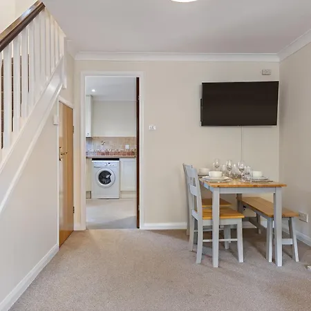 Pass The Keys Townhouse With Free Parking * York